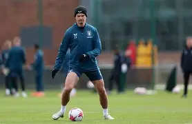 九游-赛前阿斯顿维拉调整名单以备欧超杯；完成体检环节打磨；震撼外界；资深球员宣示担当(阿斯顿维拉英超最好成绩)